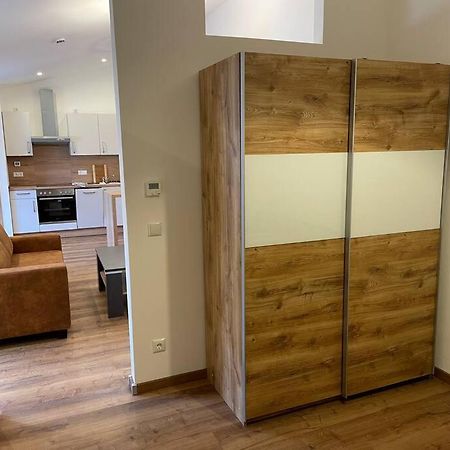 Apartment In Zentraler Lage Mit Privatparkplatz กราเฟินเวอร์ ภายนอก รูปภาพ