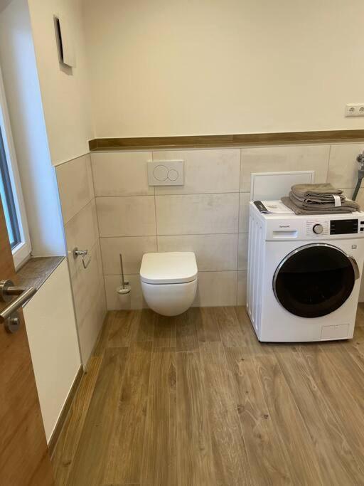 Apartment In Zentraler Lage Mit Privatparkplatz กราเฟินเวอร์ ภายนอก รูปภาพ