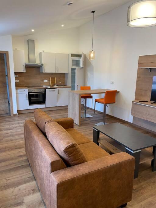 Apartment In Zentraler Lage Mit Privatparkplatz กราเฟินเวอร์ ภายนอก รูปภาพ