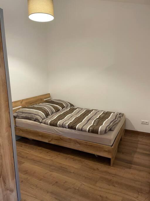 Apartment In Zentraler Lage Mit Privatparkplatz กราเฟินเวอร์ ภายนอก รูปภาพ